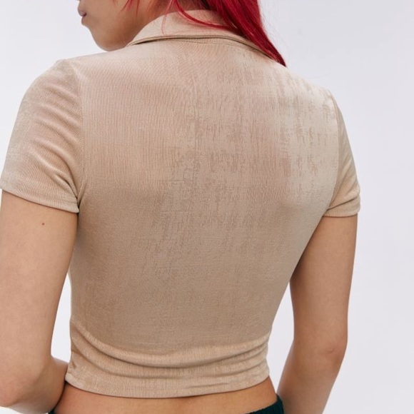 Crop top in light beige perfect for spring! - Picture 4 of 4